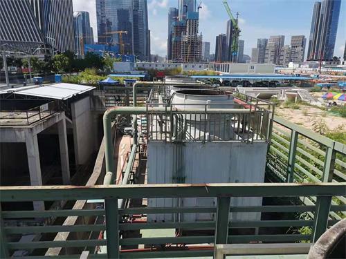 橫流式冷卻塔為何要防白霧？