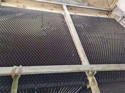 深圳招商銀行研發(fā)中心冷卻塔填料更換、底盤漏水補(bǔ)漏