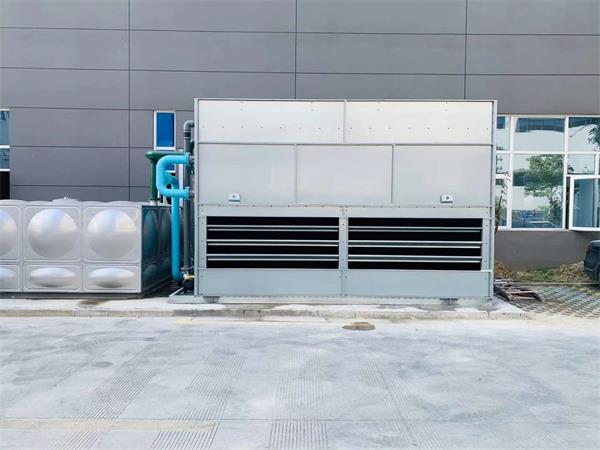 使用閉式冷卻塔比開式冷卻塔更節(jié)能和節(jié)省費用嗎？